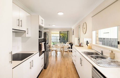 Acacia Ridge Apartment | Private Acacia Ridge 1BR | Kitchen & AC | 12BS1