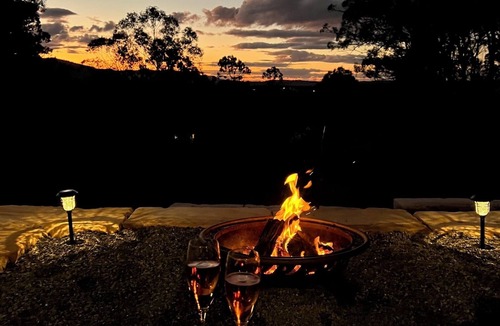Broke Cabin | Private bush retreat in Hunter Valley Wine Country.