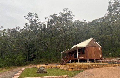 Broke Cabin | Private bush retreat in Hunter Valley Wine Country.