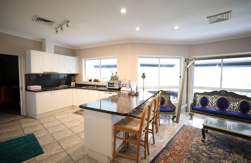 Kenthurst House | Private exclusive resort - 40 Min to City