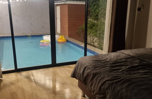 Sattahip Villa | Private Pool, snook, kitchen