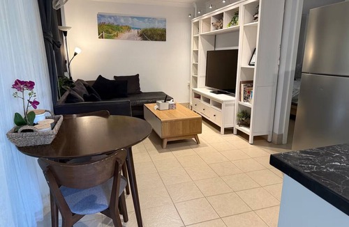 Rockingham Apartment | Private Pool Studio with Cabana, Quiet Rockingham Retreat for Couples