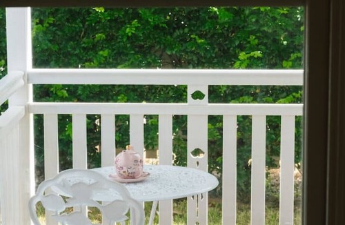 Springfield Lakes House | Private Room in Springfield | Parking