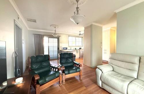 Bentleigh House | Private Room Shared House Bentleigh near train