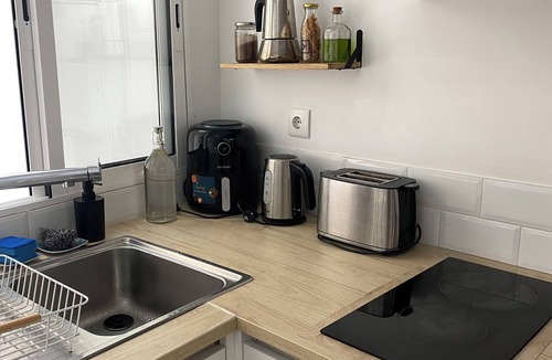 Ericeira Apartment | Private studio with AC, kitchen and laundry near Ericeira