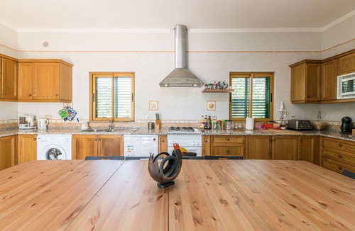 Murta Cottage | Private villa with 6 suites and heated pool