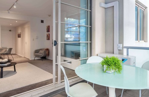 Paddington Apartment | Prized Paddington Apartment at its best!