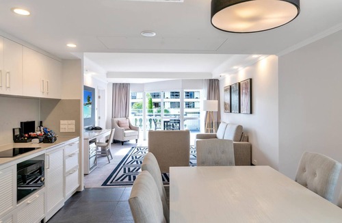 Cairns Central Business District Hotel | Pullman Cairns International