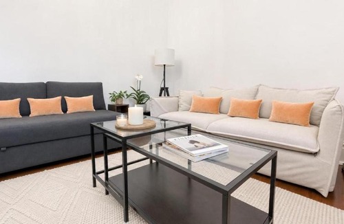 Pyrmont Apartment | Pyrmont NSW - Stylish 2 Bedroom Apartment with Balcony