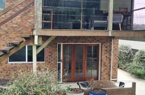 Kuluin Apartment | Quaint studio with AC in friendly Kuluin neighborhood