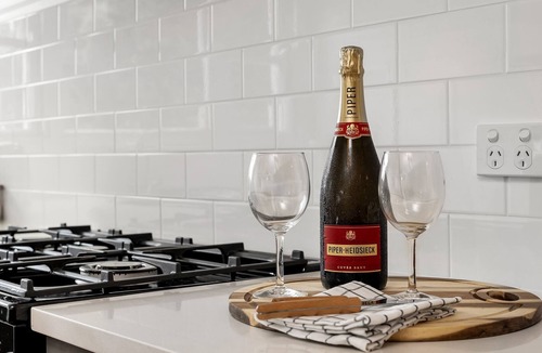 Berrima House | Quarry Hill Cottage – Sleeps 6, Walk to Berrima Village