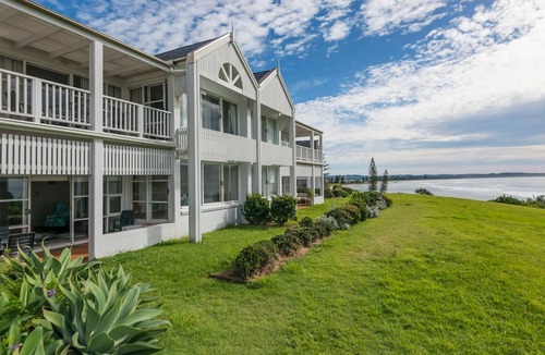 Lennox Head Apartment | Quarterdeck 18 - Beachfront Apartment