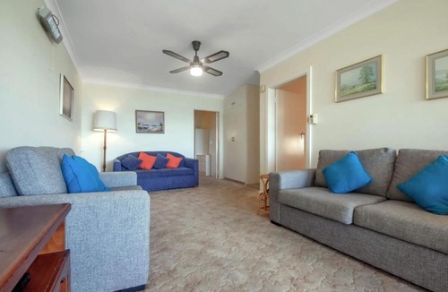 Nelson Bay Apartment | Quarterdeck Unit 3 12 Magnus Street