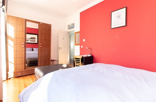 Sao Jorge de Arroios Cabin | Quarto 4 · Double Bedroom Cozy Wi-fi & Subway - Arroios