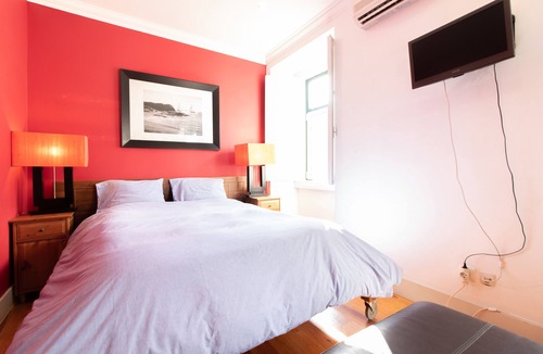 Sao Jorge de Arroios Cabin | Quarto 4 · Double Bedroom Cozy Wi-fi & Subway - Arroios