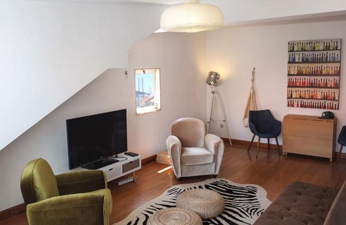 Santo Amaro Apartment | Quiet and Sunny central Lisbon apartment