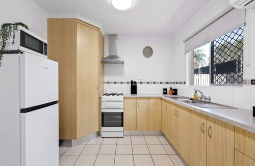 Andergrove Apartment | Quiet & Comfortable with Wi-fi