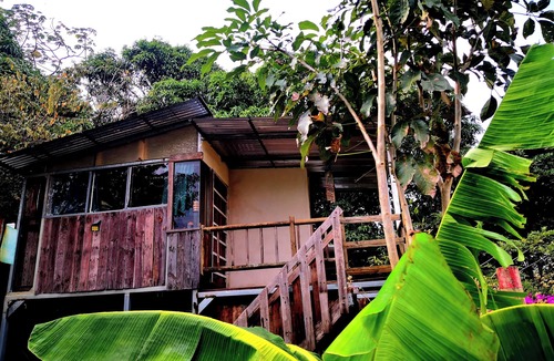 La Cruz House | Quiet overnight stay near Peñas Blancas