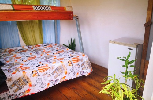 La Cruz House | Quiet overnight stay near Peñas Blancas