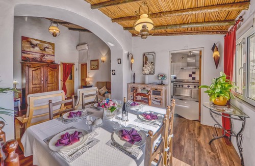 Loule Villa | Quinta do Mundo - Charming farm house with jacuzzi and private pool!