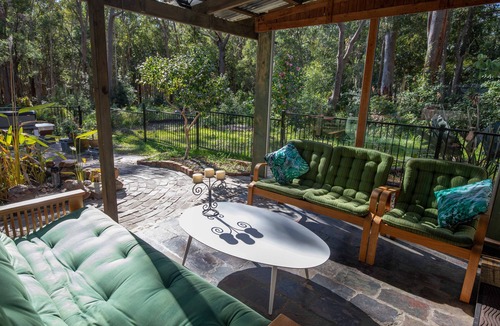 Anna Bay House | Quirky 4-bedroom home with gardens, wildlife, privacy, peace - 4 mins to beaches