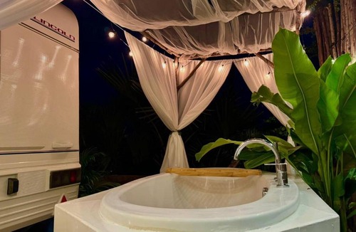 Phetchaburi Hotel | R resident resort