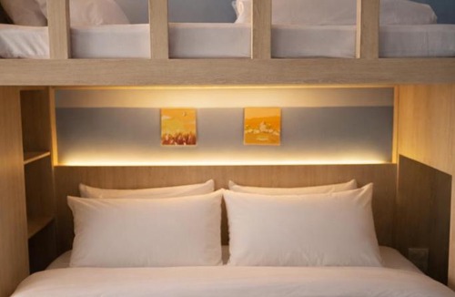 Ban Bang Saen Hotel | R4R RoomforRest Boutique Hotel Bangsaen Beach