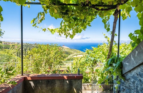 Lombada Velha Cottage | Rainbow Cottage by Madeira Sun Travel