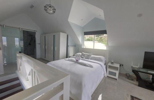 Anse aux Pins Villa | Reef Hills Residence 1 bedroom VILLA
