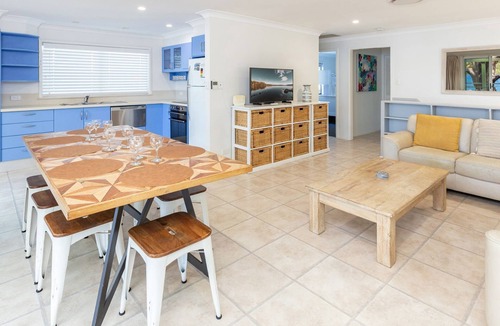 Smiths Lake House | Reflections - Pacific Palms Holidays