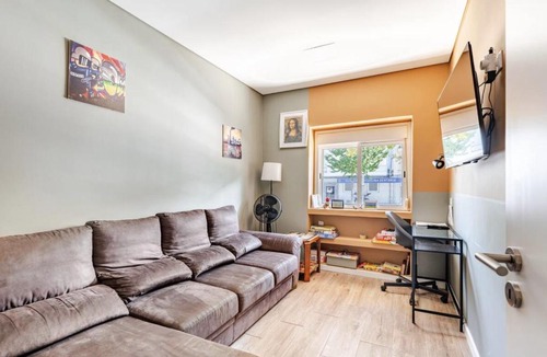 Cova da Piedade Apartment | Refreshed apartment with private garden