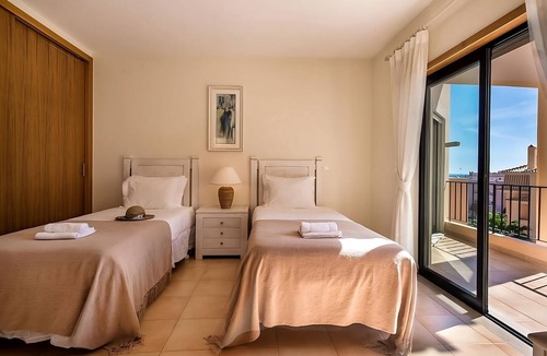 Praia da Luz Hotel | Relax and Unwind! Full Kitchen, Indoor & Outdoor Swimming Pools, Free Parking!