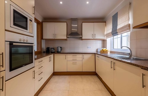 Estombar House | Relaxing Getaway Awaits! Three Large 2BR Apartment with Kitchen, 3 Onsite Pools!