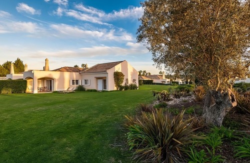 Estombar House | Relaxing Getaway Awaits! Three Large 2BR Apartment with Kitchen, 3 Onsite Pools!