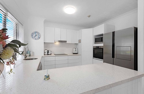 Torquay Apartment | Relaxing Pool Hervey Bay Getaway Steps from Beach