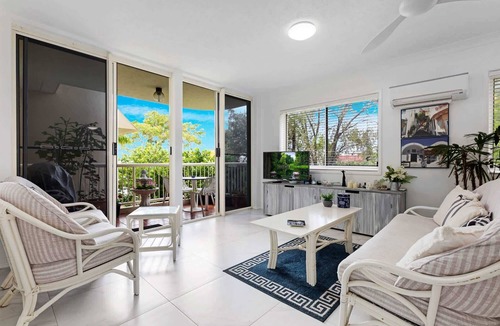 Torquay Apartment | Relaxing Pool Hervey Bay Getaway Steps from Beach