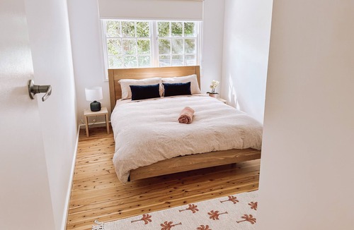 Merewether Heights House | Renovated Treetop Cottage only 5 minutes from Merewether Beach