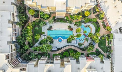 Fortitude Valley Apartment | Resort 2BR - Lagoon Pool Spa gym - Sleeps 6 - Baby Stay Equipped - Free Parking