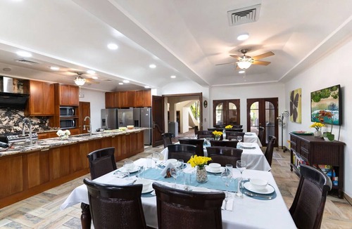 Tamarindo House | Resort Experience | Private Chef + Daily Service, 7 Days a Week | Near Beach, Sleeps Large Groups