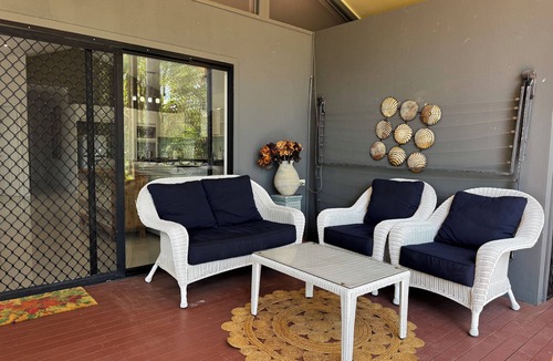 Cashmere House | Rest & Relax at The Secret Garden Getaway