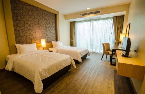 Mueang Samut Prakan District Hotel | Rimkhobfa Urban Resort