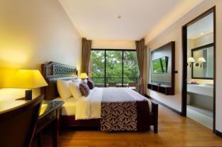 Chanthanimit Hotel | Rimnaam Klangchan Hotel - SHA Plus