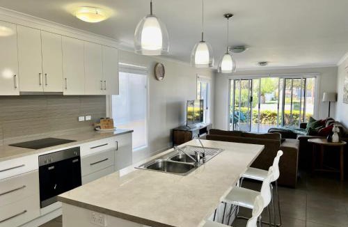 Waterhouse House | Riptide - Pet friendly outside WiFi