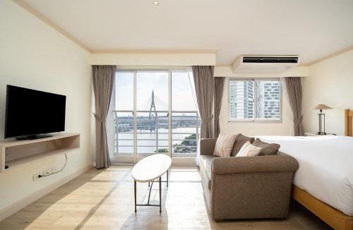 Bang Phong Phang Hotel | Riverfront Bangkok