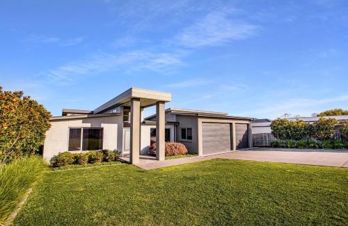 Eastwood House | Riverside Haven