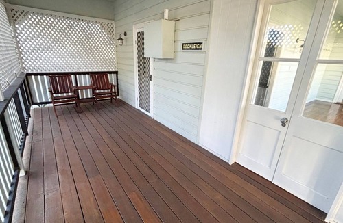 South West Rocks Cottage | Rockleigh - walk to the beach