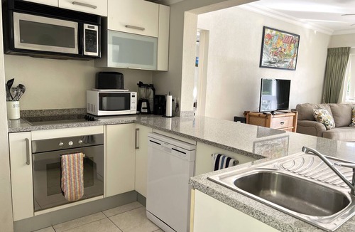 Rendezvous Apartment | Rockley Orange Hill - by ZenBreak