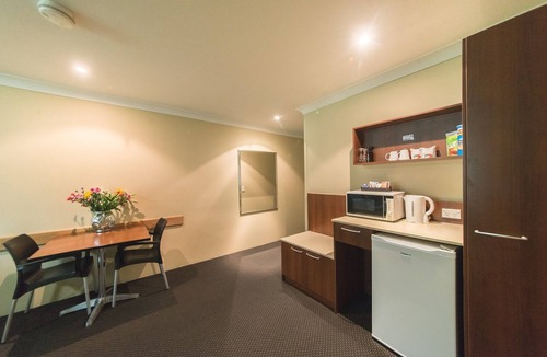 Allenstown Hotel | Rocky Resort Motor Inn