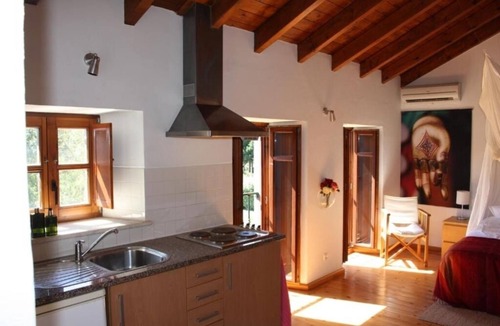 Bensafrim Apartment | Romantic Hideaway with Terrace and Garden View in Bensafrim