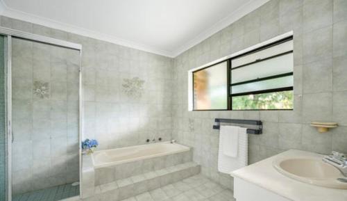 Carlingford House | Room 14